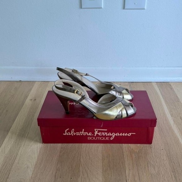 Salvatore Ferragamo Gold Slingback Heels Vintage Designer Open Toe Pumps Size 6